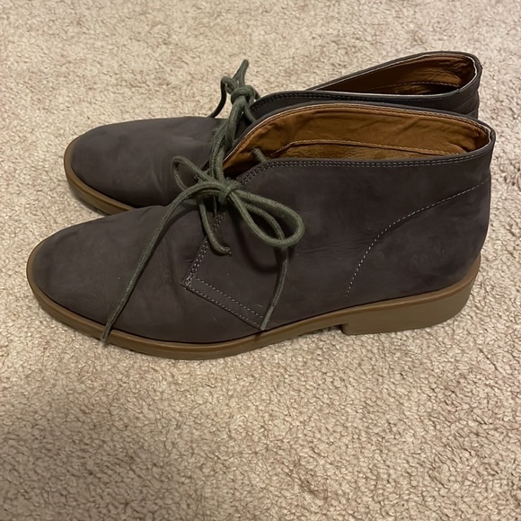 Gray Boots Size 10 - Picture 2 of 3